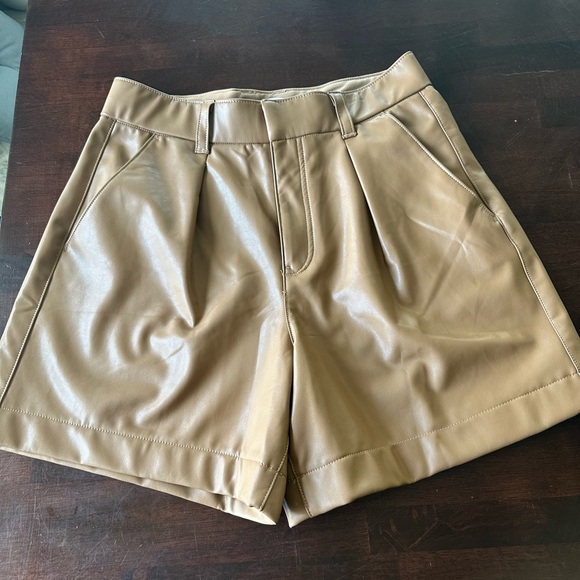Abercrombie Leather Tailored Short - Picture 2 of 4